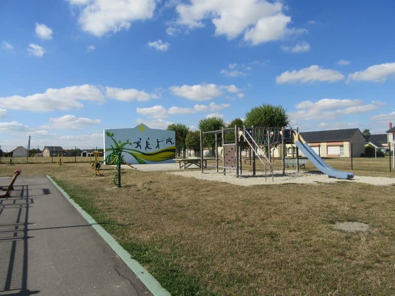 Aire de jeux de Quiers sur Bezonde