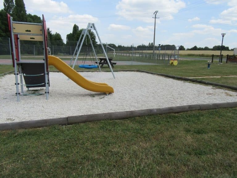 Aire de jeux de Beauchamps sur Huillard