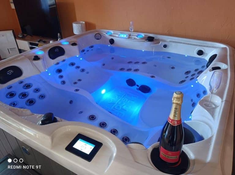 De Calme et d&rsquo;Eau Villa*** & SPA intérieur